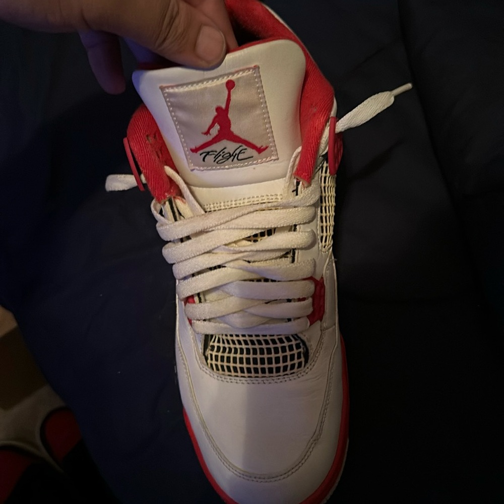 Jordan4s fire red edition size 10.5 perfect condition white as ever wore 3 times